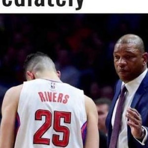 C7娱乐- 雄鹿解雇主教练里弗斯  